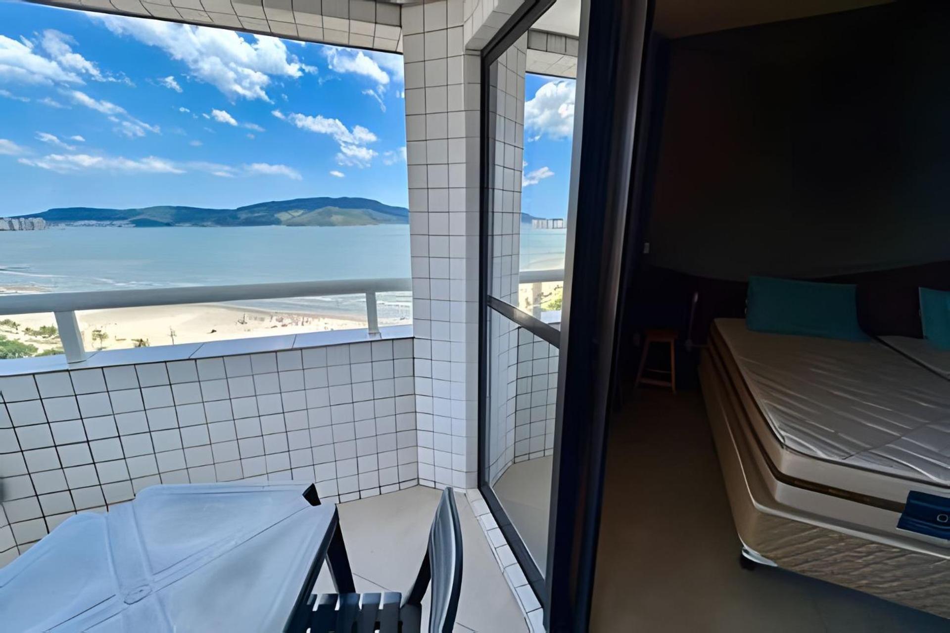 Desfrute Do Conforto A Beira-mar: Vista Exclusiva Apartamento